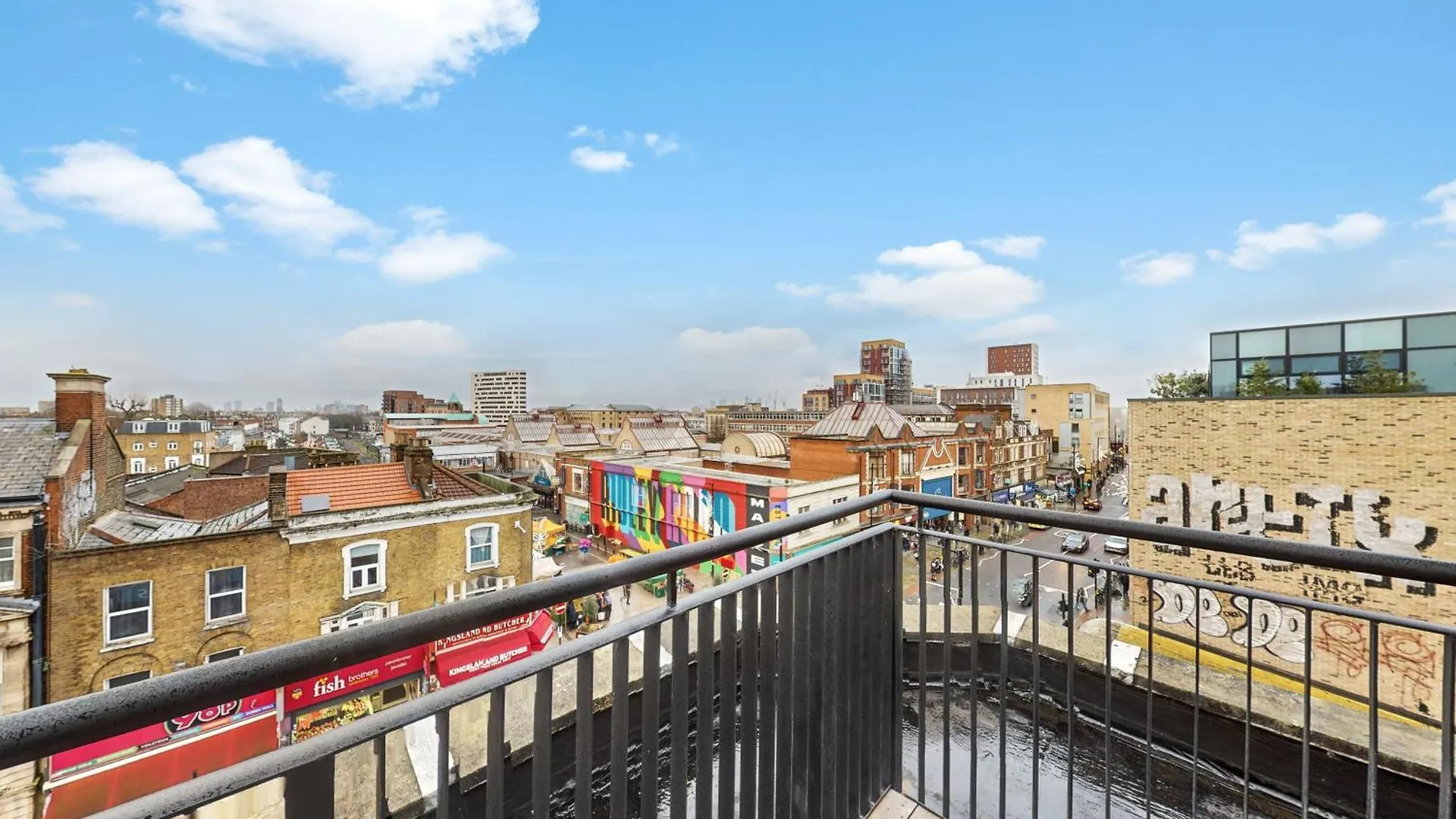 Stylish & Spacious Modern Apartments Near Dalston Kingsland Station London