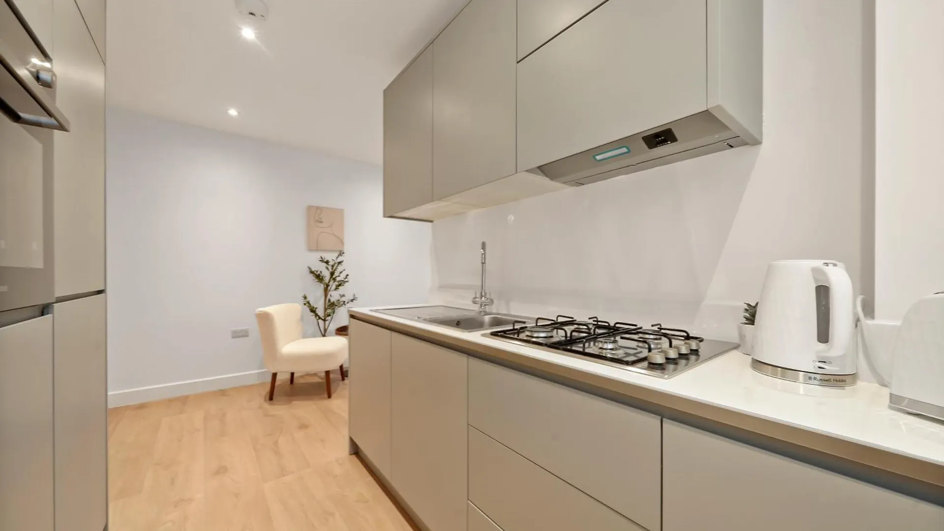 Stylish & Spacious Modern Apartments Near Dalston Kingsland Station London