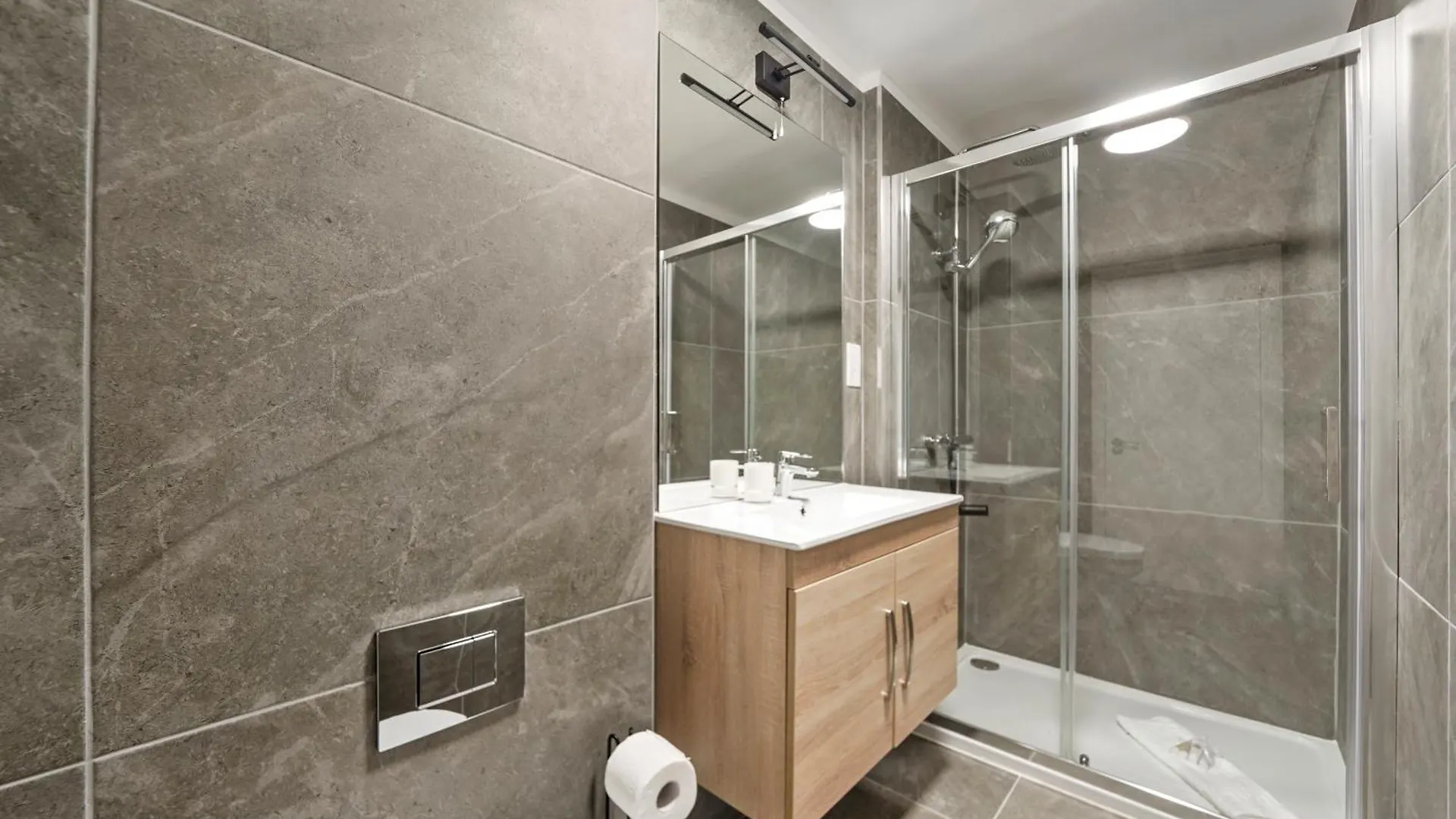 Stylish & Spacious Modern Apartments Near Dalston Kingsland Station London