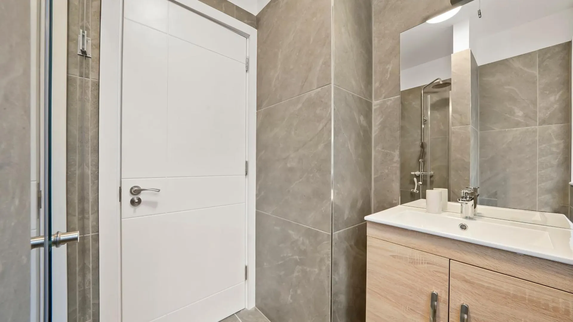 Stylish & Spacious Modern Apartments Near Dalston Kingsland Station London 0*,  United Kingdom
