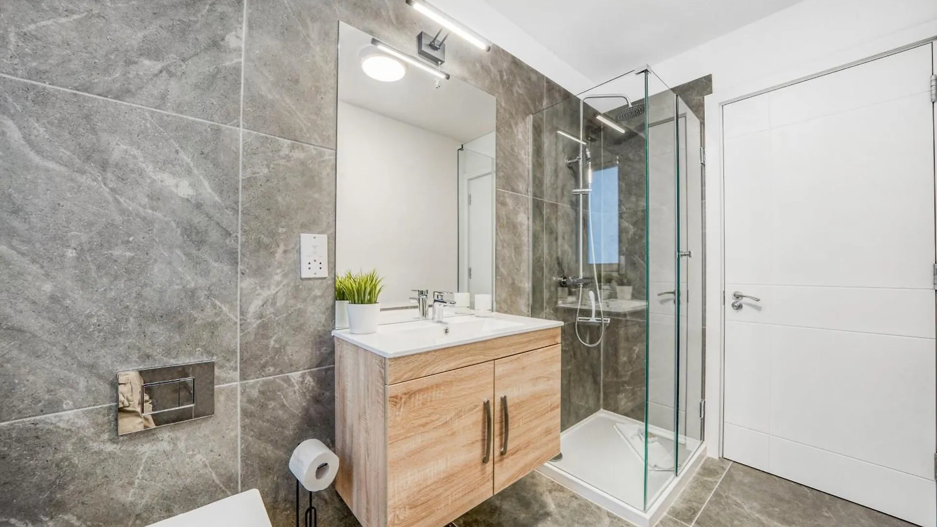 Stylish & Spacious Modern Apartments Near Dalston Kingsland Station London 0*,