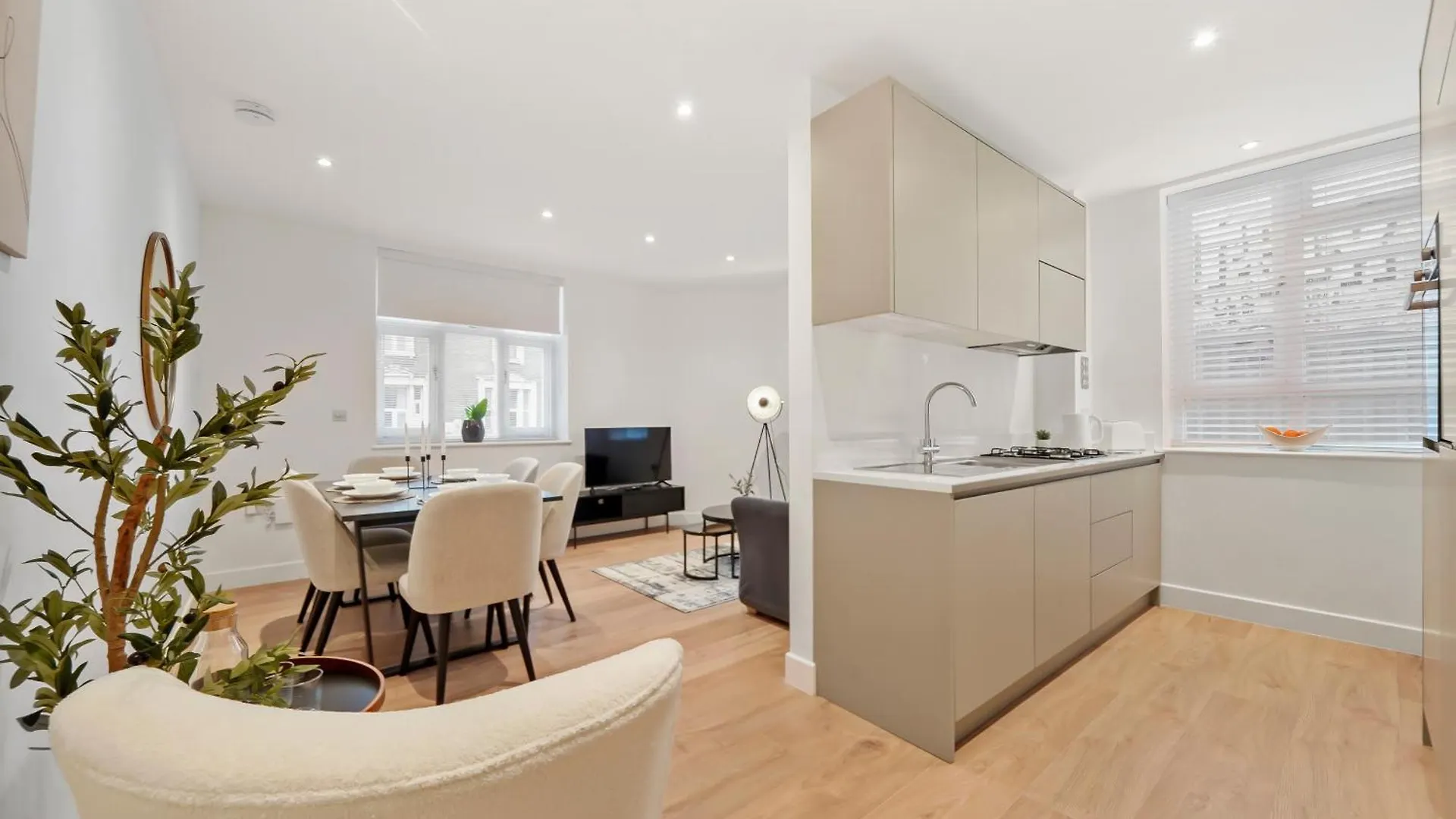 Stylish & Spacious Modern Apartments Near Dalston Kingsland Station London