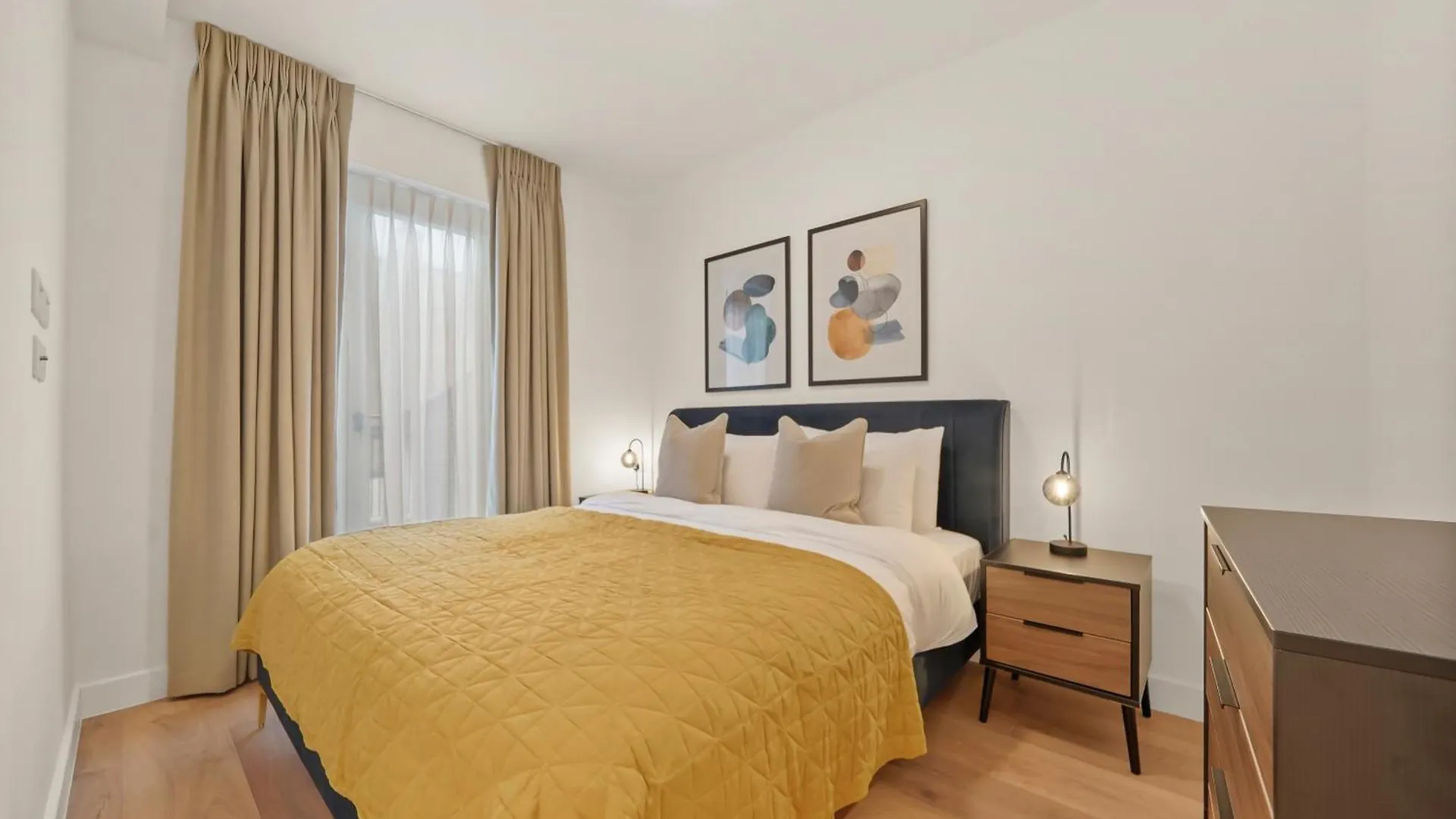 Stylish & Spacious Modern Apartments Near Dalston Kingsland Station London