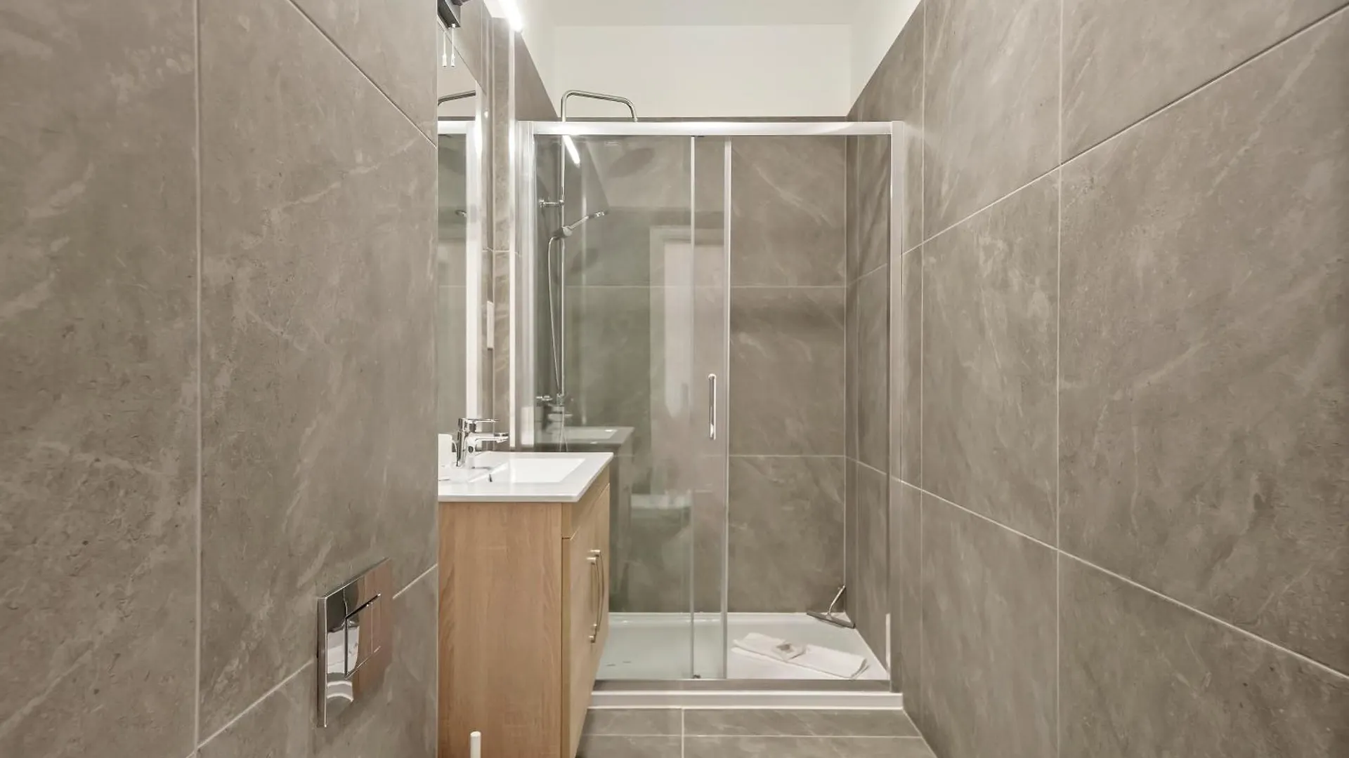 Stylish & Spacious Modern Apartments Near Dalston Kingsland Station London United Kingdom