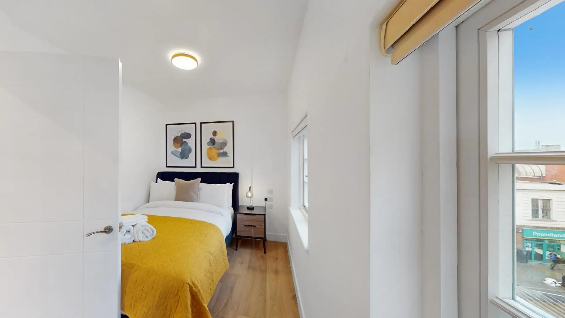 Stylish & Spacious Modern Apartments Near Dalston Kingsland Station Лондон