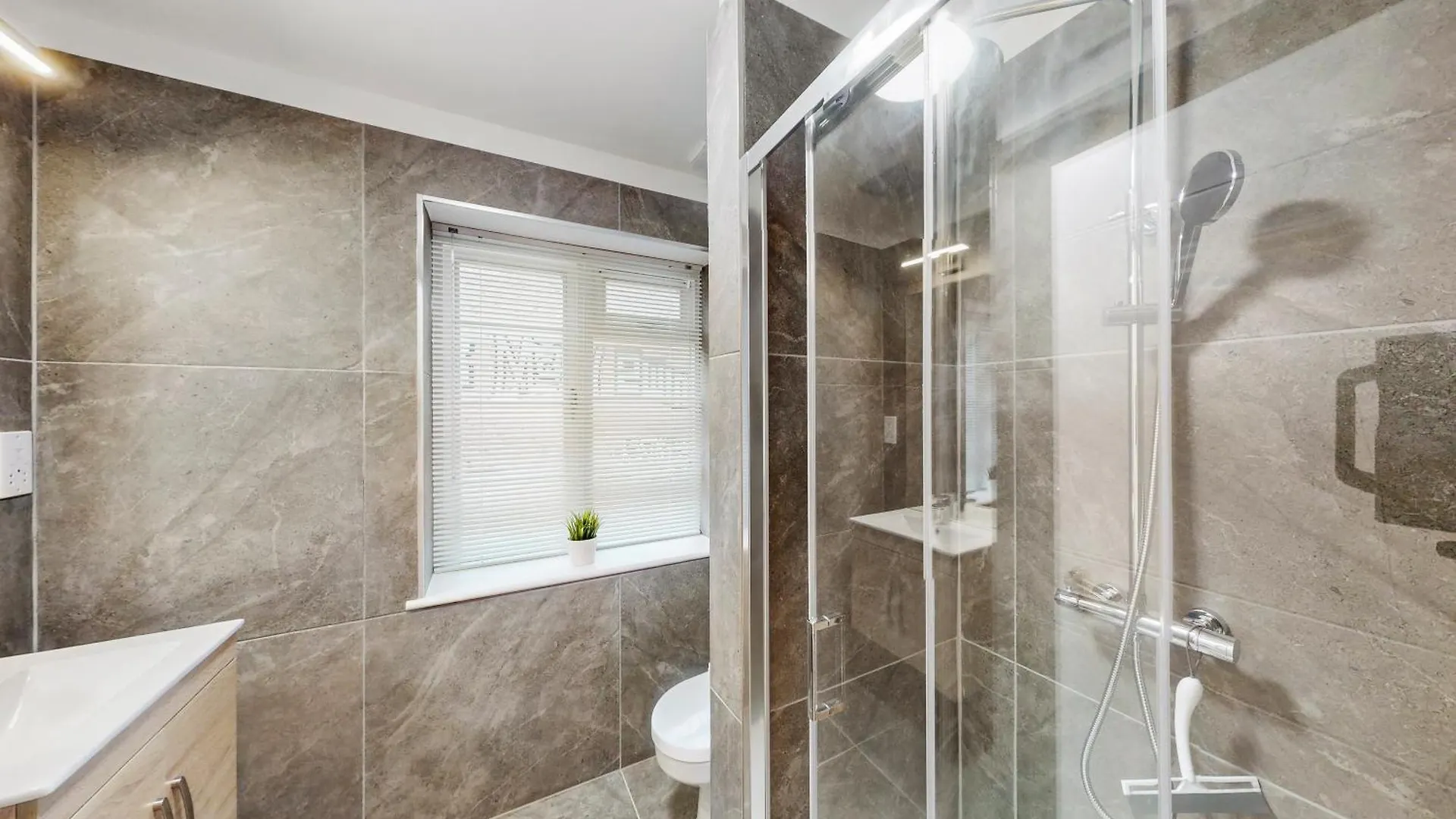 Stylish & Spacious Modern Apartments Near Dalston Kingsland Station London United Kingdom