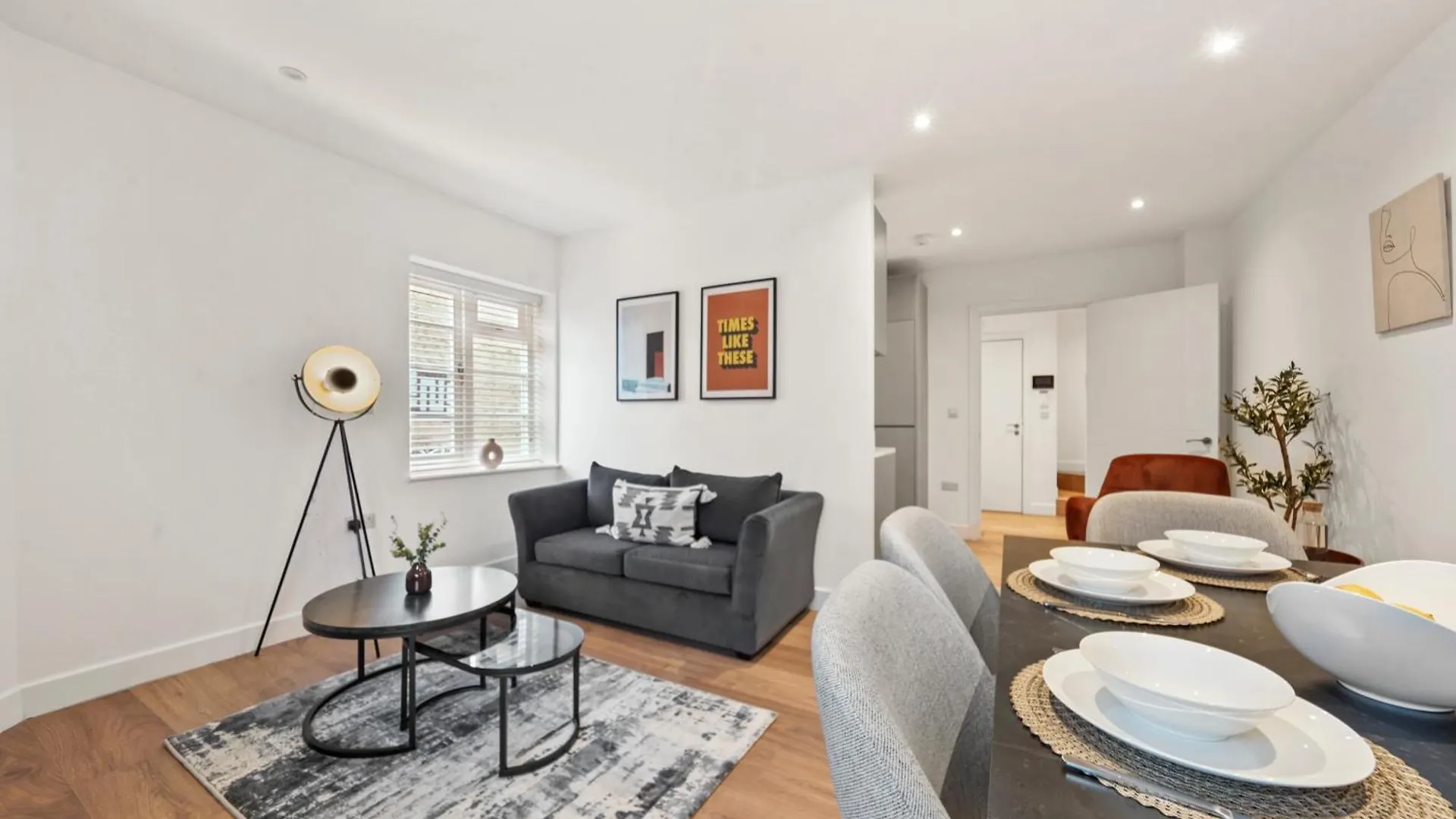 Stylish & Spacious Modern Apartments Near Dalston Kingsland Station Лондон