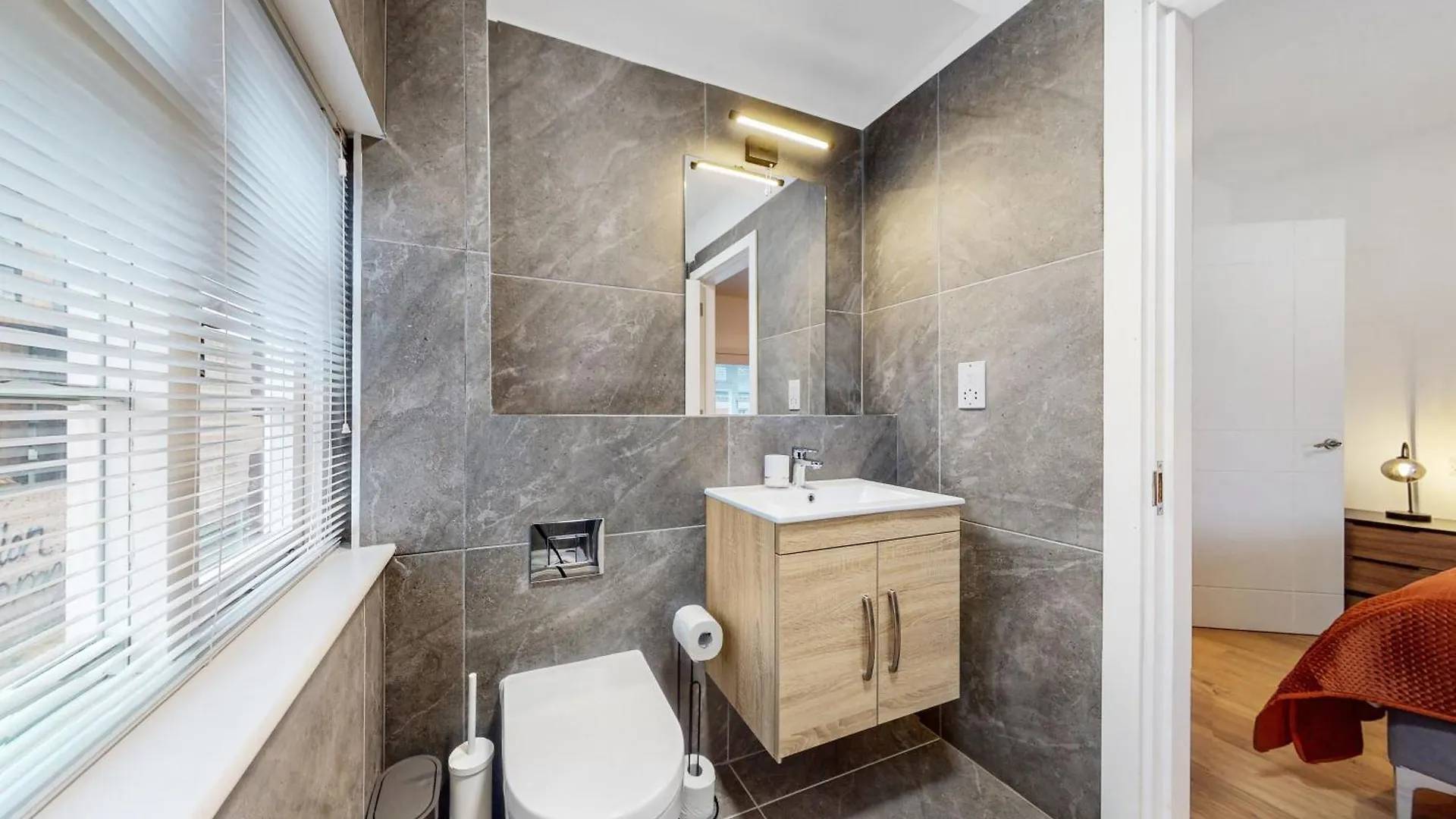 Stylish & Spacious Modern Apartments Near Dalston Kingsland Station London