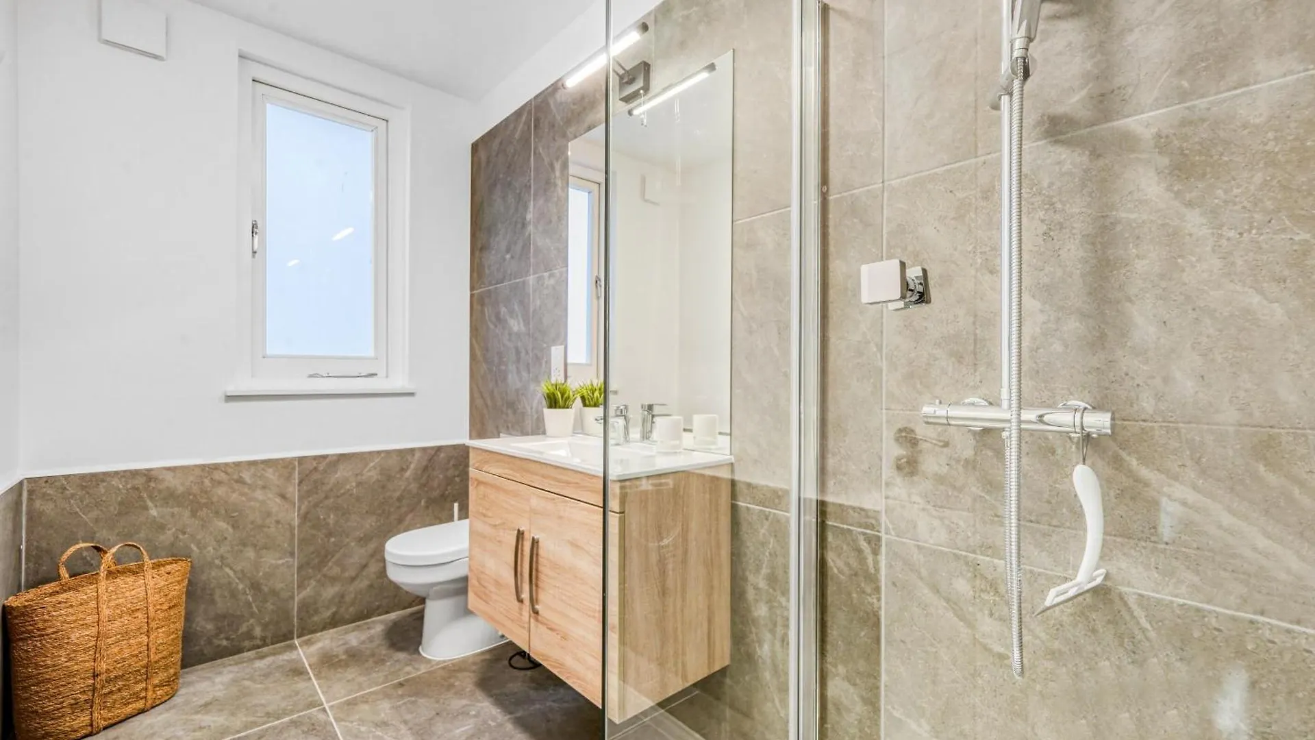 Stylish & Spacious Modern Apartments Near Dalston Kingsland Station London United Kingdom