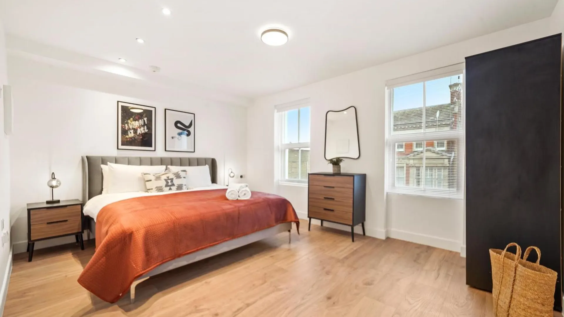 Stylish & Spacious Modern Apartments Near Dalston Kingsland Station London