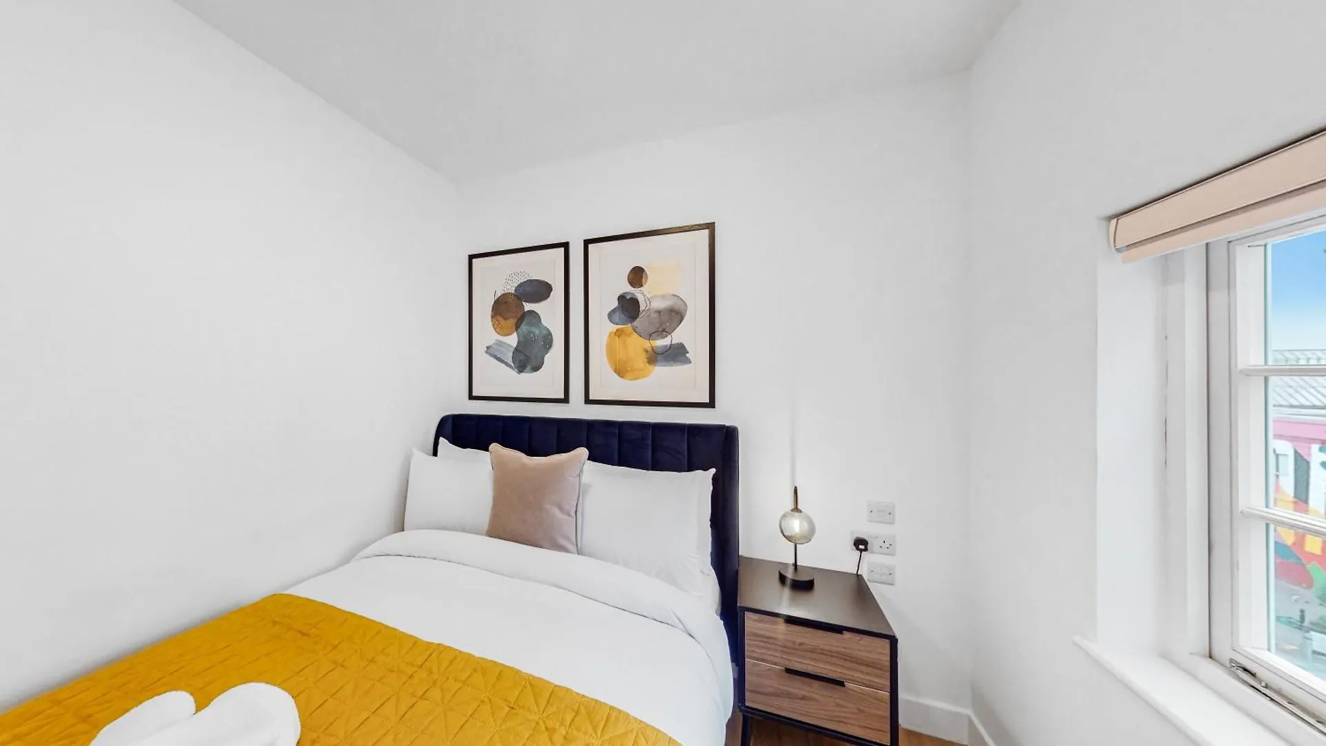 Stylish & Spacious Modern Apartments Near Dalston Kingsland Station Лондон