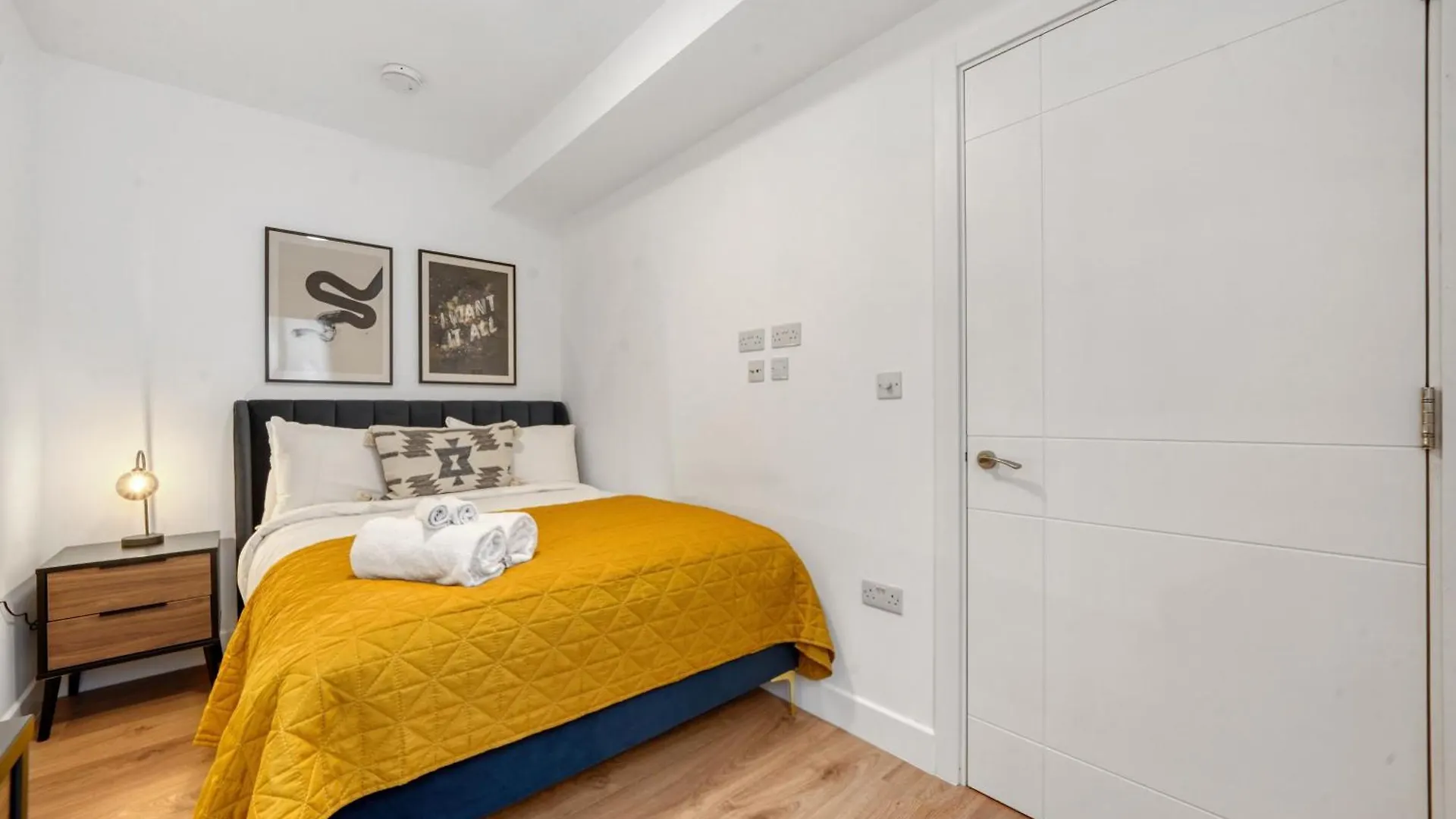 Stylish & Spacious Modern Apartments Near Dalston Kingsland Station London